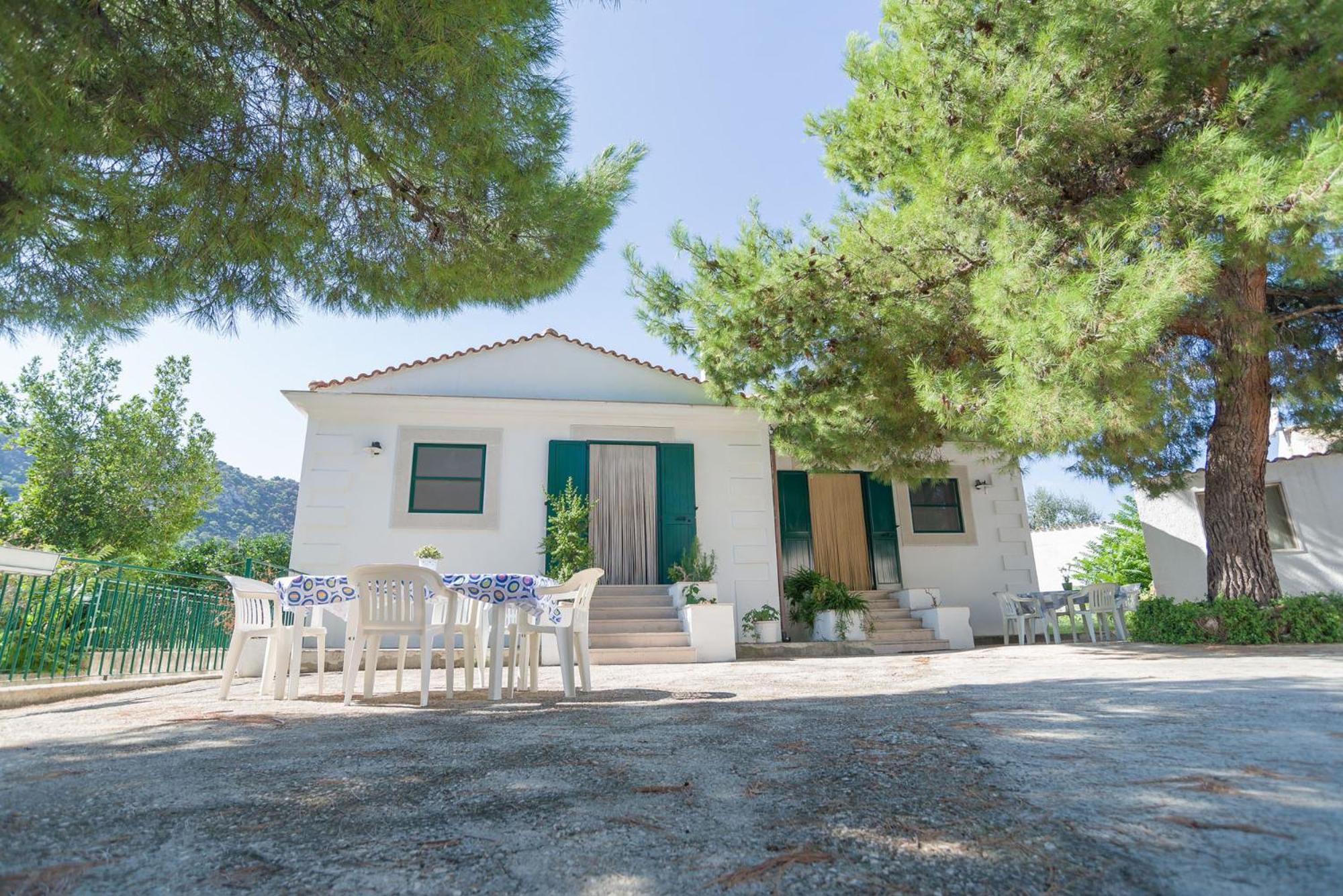 Case Vacanze L'Uliveto Mattinata Exterior foto