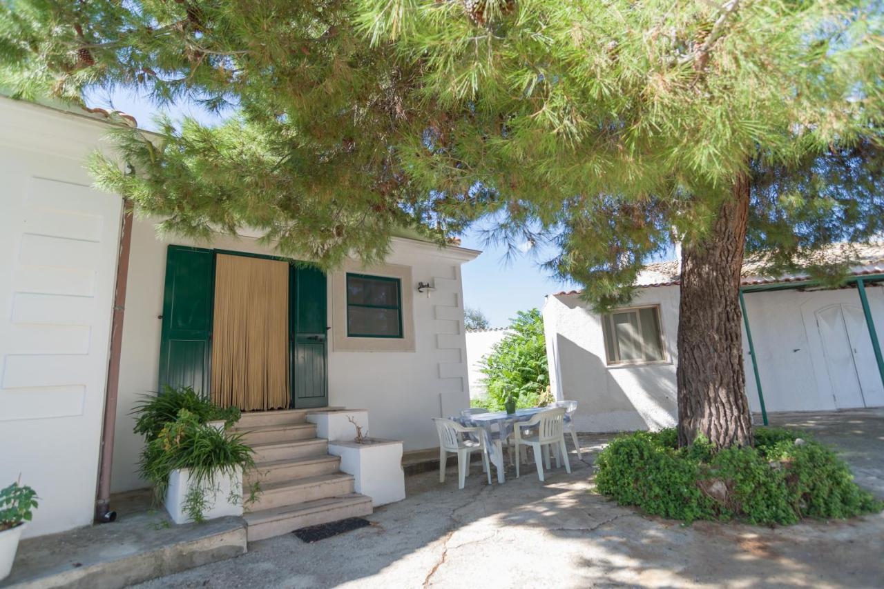 Case Vacanze L'Uliveto Mattinata Exterior foto